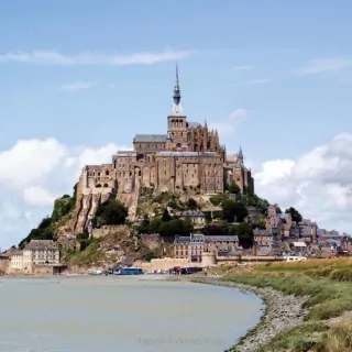 Vliesové fototapety Saint Michel L-120